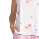 Detalle pijama mujer estampado estrellas de mar